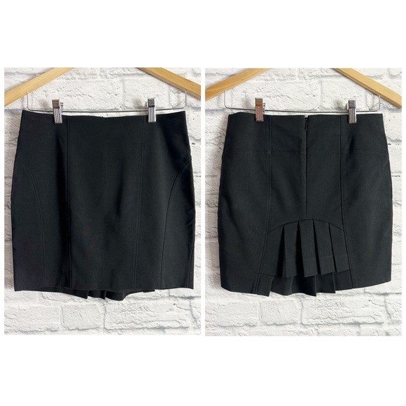 bebe Dresses & Skirts - BEBE Black Pleated Ruffle Back Mini Skirt
